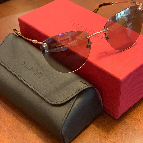 Valentino Sunglasses (authentic) - Picture 3 of 6